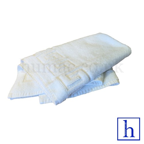 White towel bath mat - x,